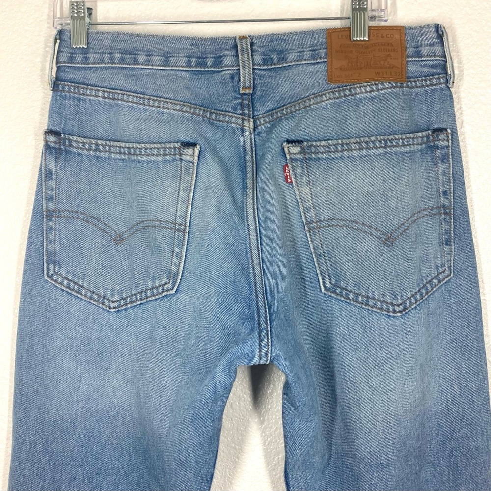 Levi's Premium 551 Z Mens Authentic Straight Leg Jeans 31x32 Medium Wash - Picture 10 of 15